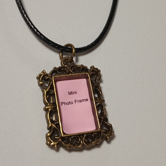Jewelry - PHOTO FRAME NECKLACE